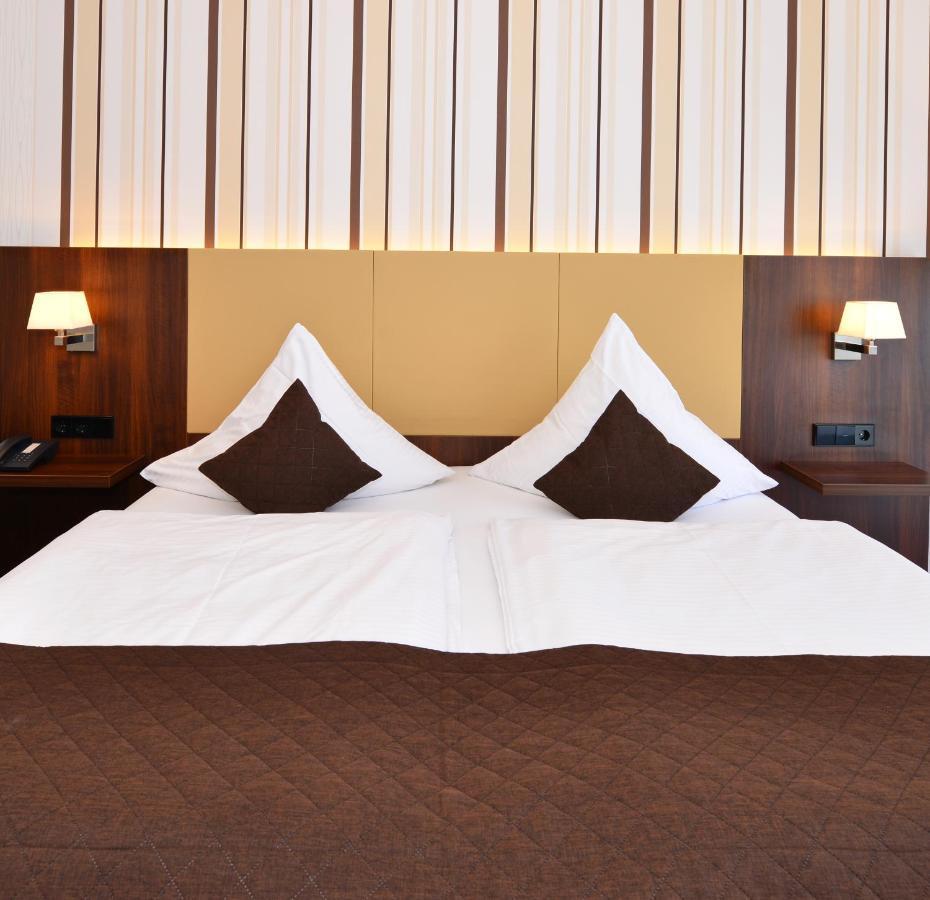 Lobinger Hotel Weisses Ross Langenau Luaran gambar