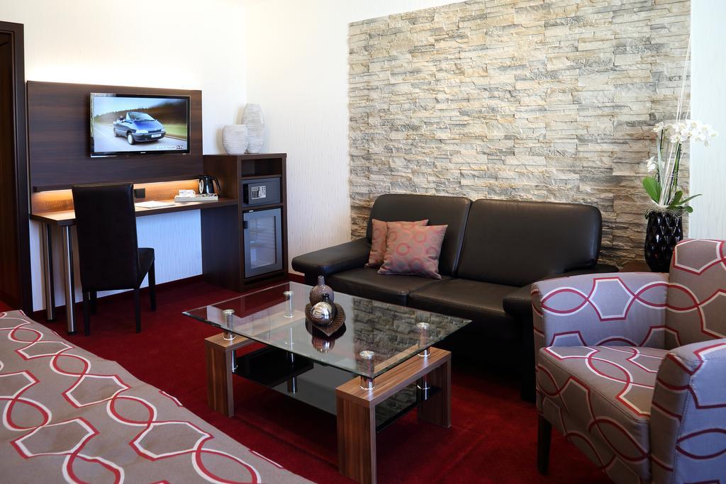 Lobinger Hotel Weisses Ross Langenau Bilik gambar
