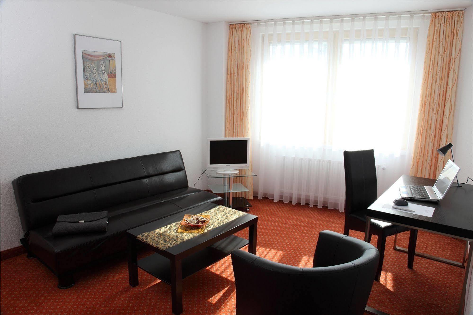 Lobinger Hotel Weisses Ross Langenau Luaran gambar