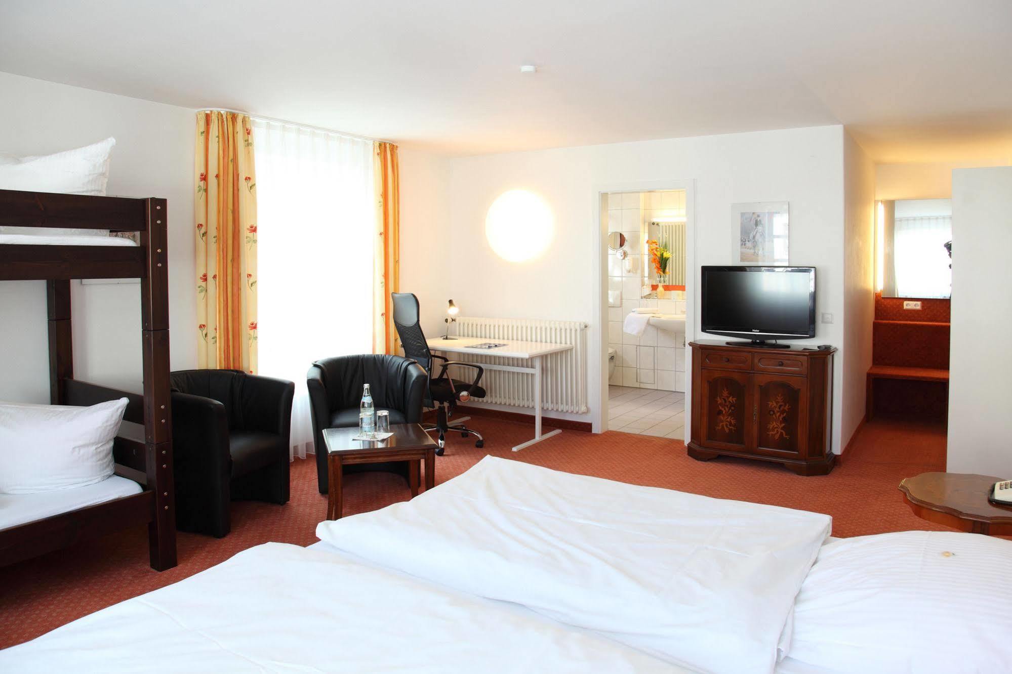 Lobinger Hotel Weisses Ross Langenau Luaran gambar