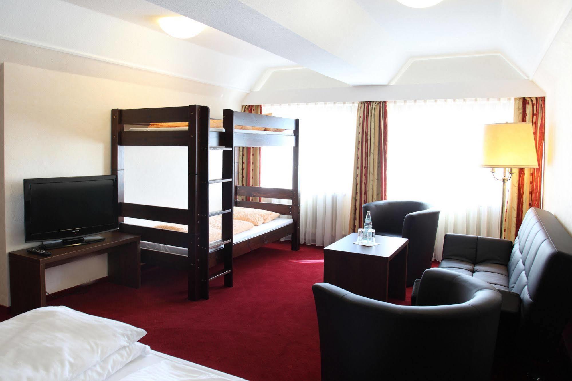Lobinger Hotel Weisses Ross Langenau Luaran gambar